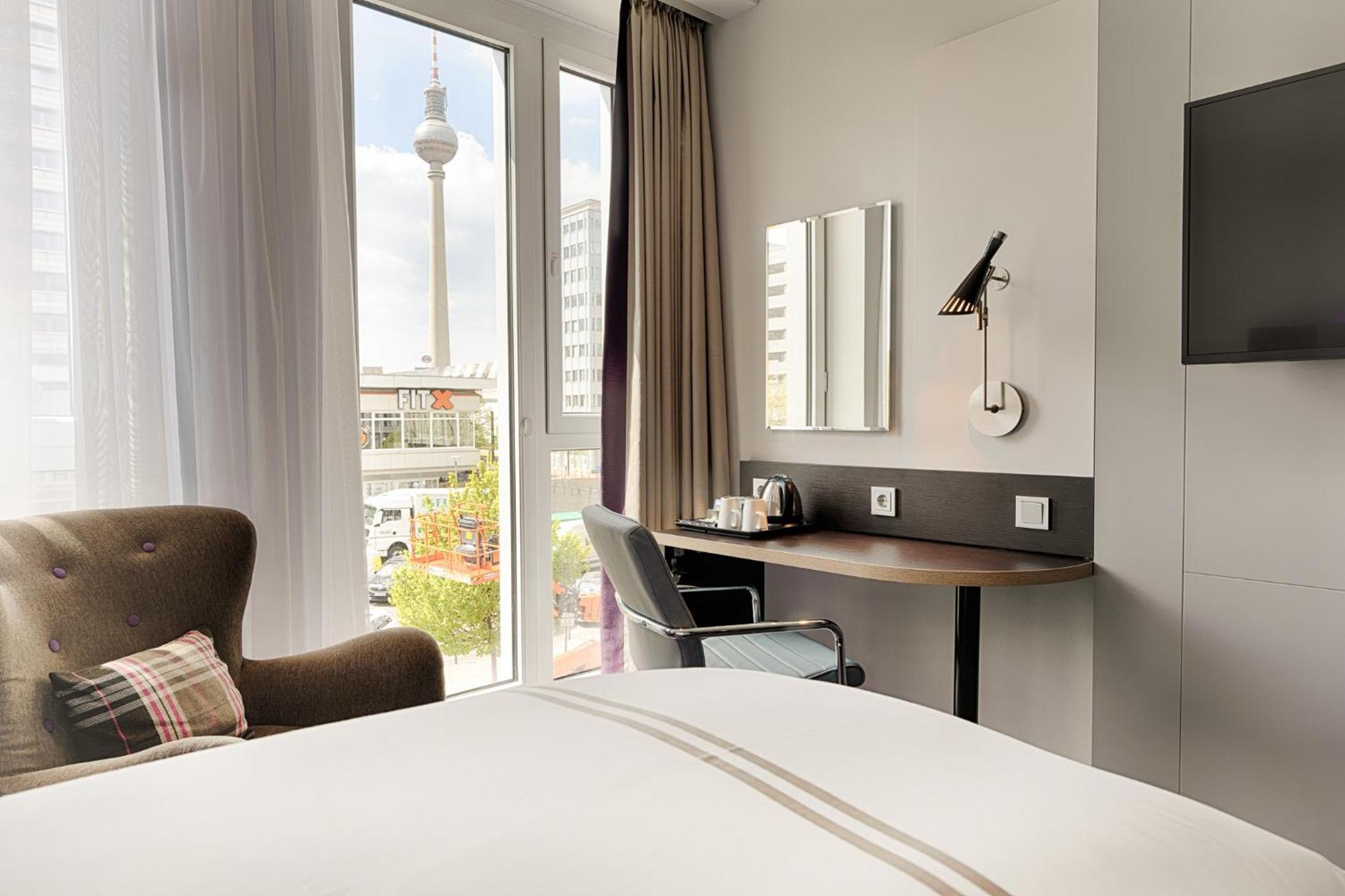 Premier Inn Berlin Alexanderplatz エクステリア 写真